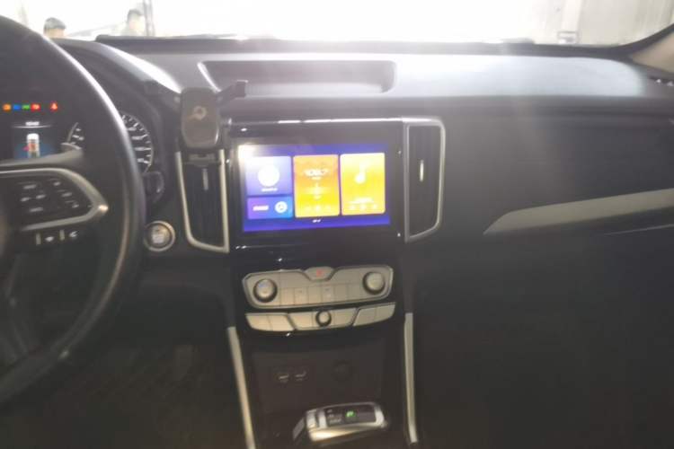 Used Great Wall Poer 2021 2.0T Commercial Version Automatic Diesel Two-Wheel Drive Elite Trim with Long Bed – GW4D20M Audio And AC Panel