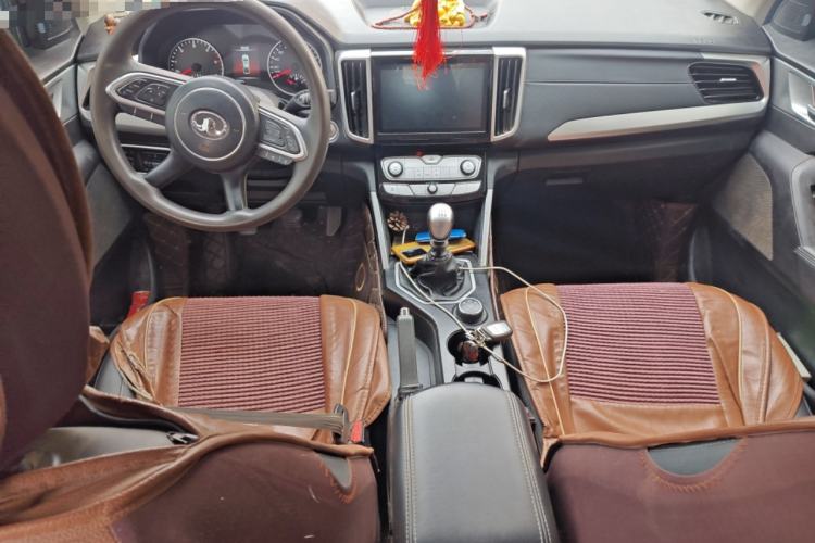 Used Great Wall Poer 2021 2.0T Commercial Version Manual Diesel 4x4 Elite Long-Box GW4D20M Center Console