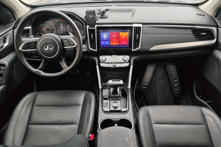 Used Great Wall Poer 2021 2.0T Commercial Version Automatic Diesel 4x4 Elite Long-Box GW4D20M Center Console