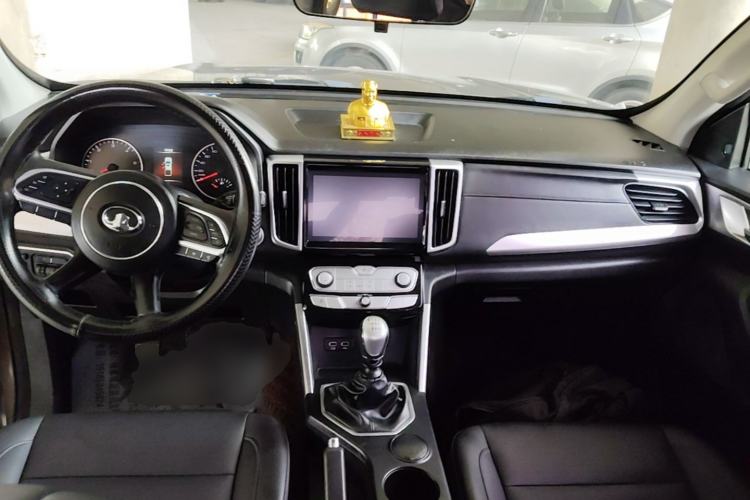 Used Great Wall Poer 2021 2.0T Commercial Version Manual Diesel Two-Wheel Drive Elite Long-Box GW4D20M Center Console