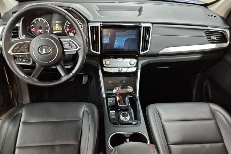 Used Great Wall Poer 2021 2.0T Commercial Version Automatic Diesel 4x4 Navigation-Ready Long-Box GW4D20M Center Console