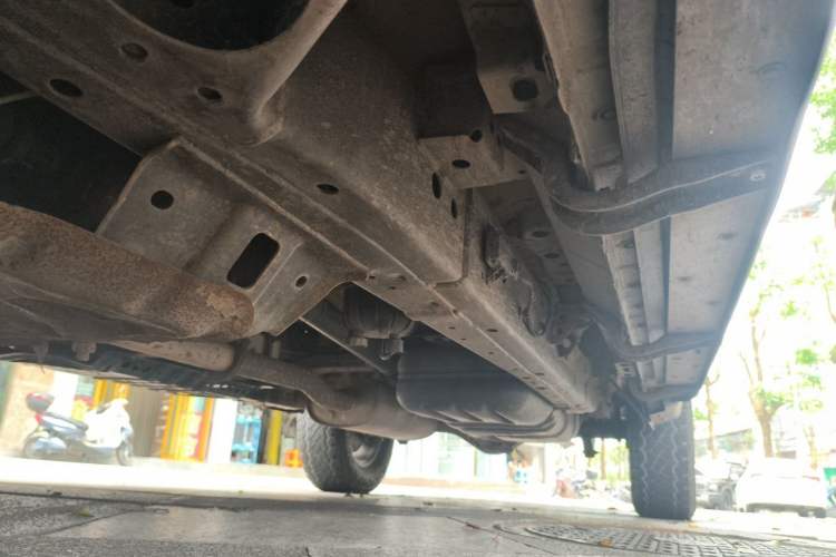 Used Great Wall Poer 2021 2.0T Commercial Version Automatic Diesel 4x4 Elite Long-Box GW4D20M Chassis Front Left