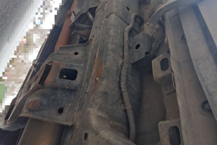 Used Great Wall Poer 2021 2.0T Commercial Version Manual Diesel 4x4 Elite Long-Box GW4D20M Chassis Front Right