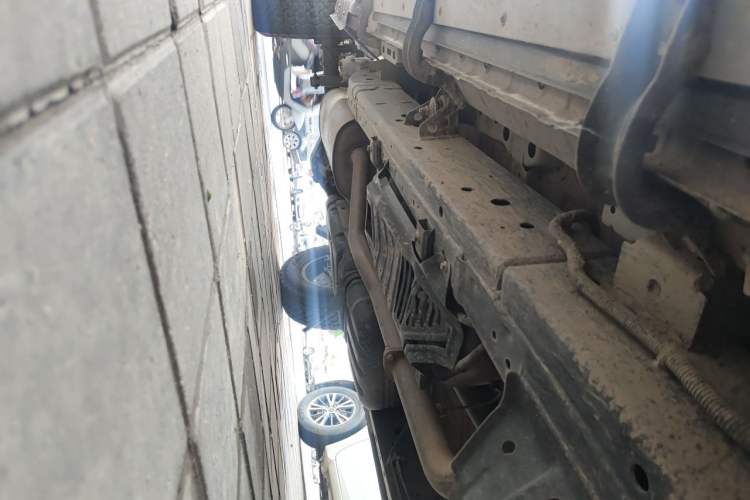 Used Great Wall Poer 2021 2.0T Commercial Version Automatic Diesel 4x4 Elite Long-Box GW4D20M Chassis Front Right