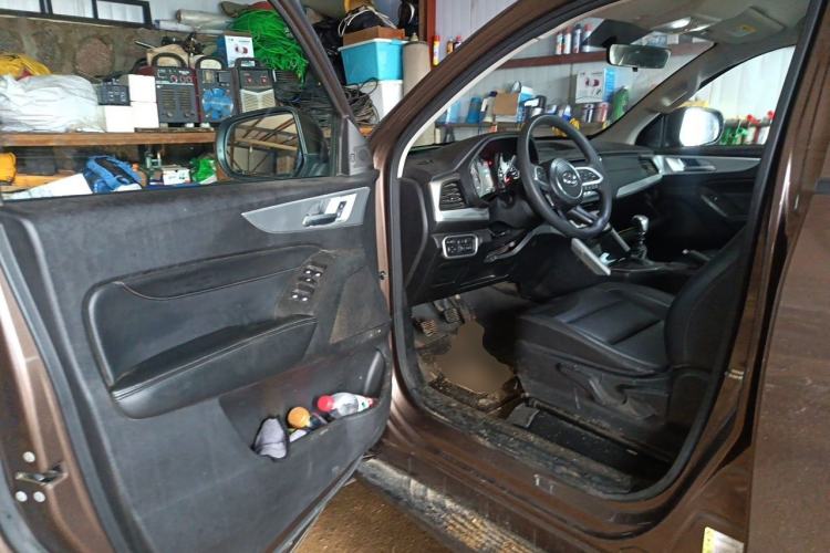 Used Great Wall Poer 2021 2.0T Commercial Version Manual Diesel Two-Wheel Drive Elite Long-Box GW4D20M Driver Seat