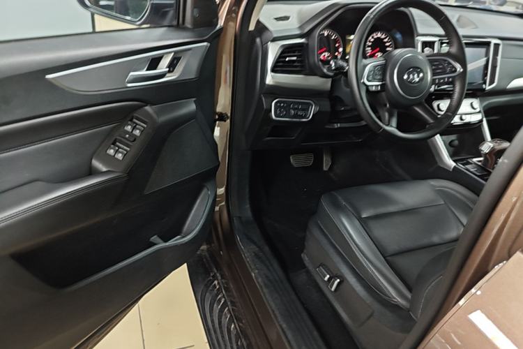 Used Great Wall Poer 2021 2.0T Commercial Version Automatic Diesel 4x4 Navigation-Ready Long-Box GW4D20M Driver Seat