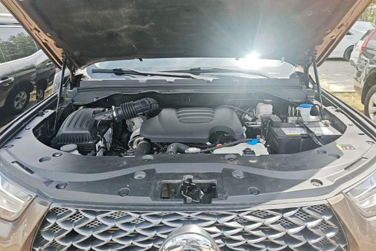 Used Great Wall Poer 2021 2.0T Commercial Version Automatic Diesel Two-Wheel Drive Elite Trim with Long Bed – GW4D20M Engine Bay