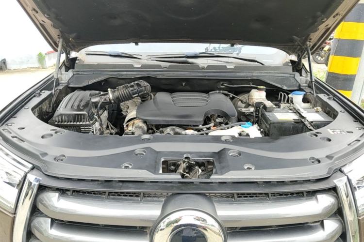 Used Great Wall Poer 2021 2.0T Global Version Passenger Automatic Diesel Two-Wheel Drive Comfort Trim Standard Cab GW4D20M Engine Bay