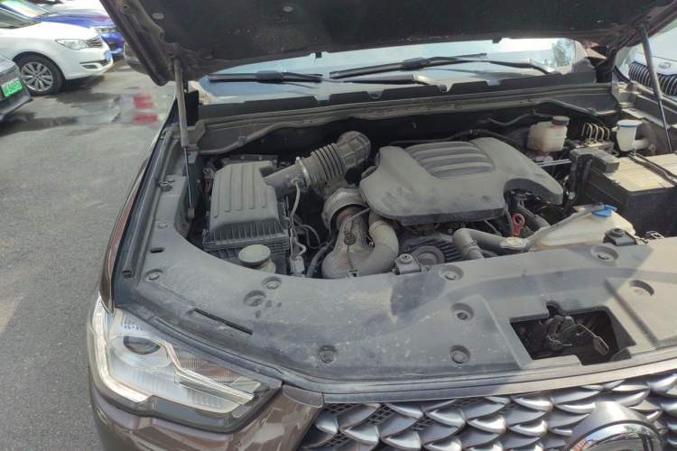 Used Great Wall Poer 2021 2.0T Commercial Version Manual Diesel 4x4 Navigation Type Long Bed GW4D20M Engine Bay Right