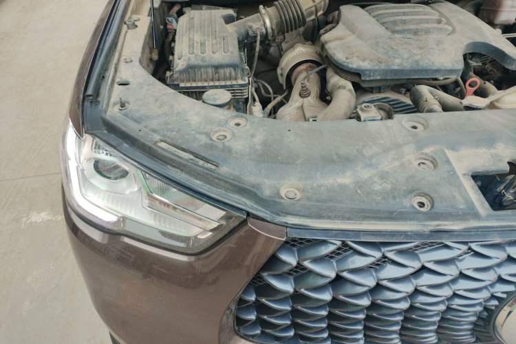 Used Great Wall Poer 2021 2.0T Commercial Version Manual Diesel Two-Wheel Drive Elite Long-Box GW4D20M Engine Bay Right