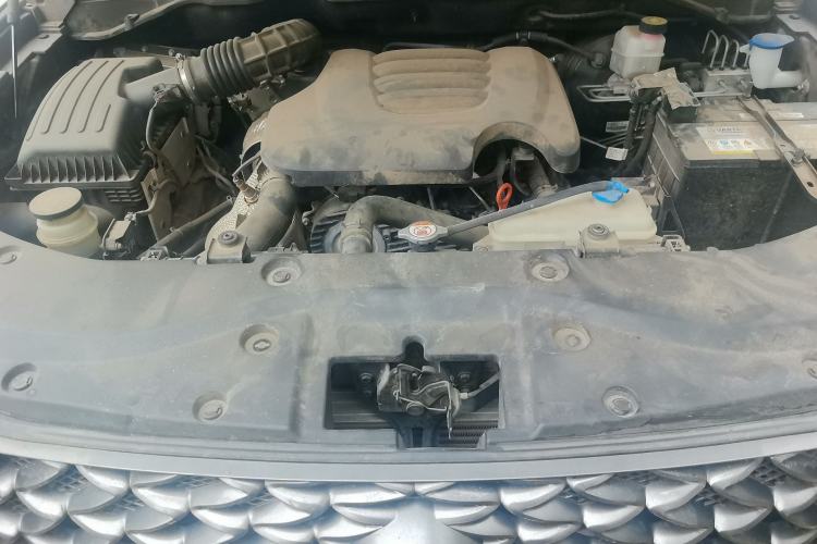 Used Great Wall Poer 2021 2.0T Commercial Version Manual Diesel Two-Wheel Drive Elite Standard Box GW4D20M Engine Bay