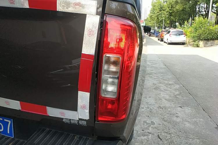 Used Great Wall Poer 2021 2.0T Commercial Version Automatic Diesel Two-Wheel Drive Elite Trim with Long Bed – GW4D20M Exterior 3