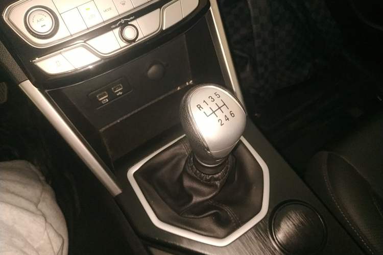 Used Great Wall Poer 2021 2.0T Commercial Version Manual Diesel Two-Wheel Drive Elite Long-Box GW4D20M Gear Lever