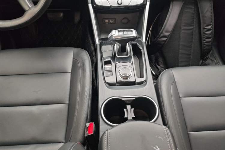 Used Great Wall Poer 2021 2.0T Commercial Version Automatic Diesel 4x4 Elite Long-Box GW4D20M Gear Lever