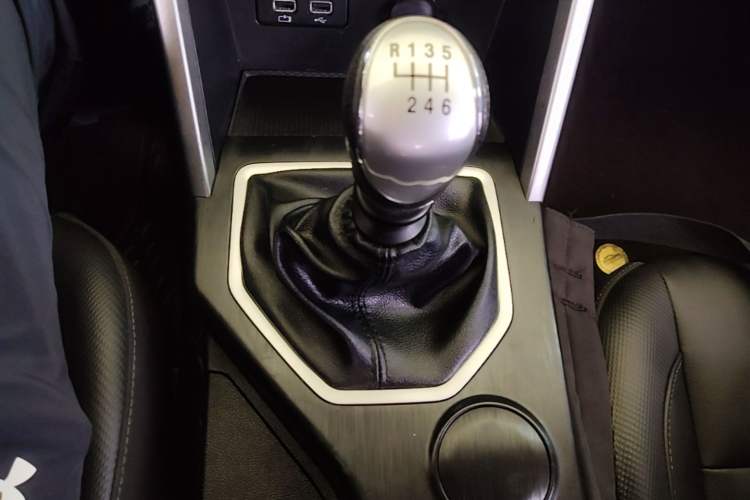 Used Great Wall Poer 2021 2.0T Commercial Version Manual Diesel Two-Wheel Drive Elite Long-Box GW4D20M Gear Lever