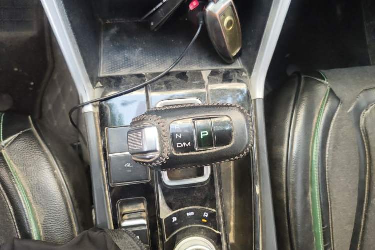 Used Great Wall Poer 2021 2.0T Commercial Version Automatic Diesel 4x4 Elite Long-Box GW4D20M Gear Lever