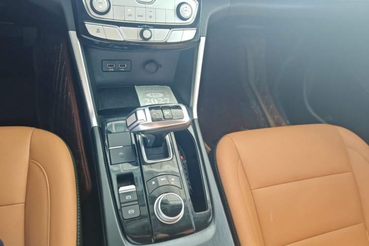 Used Great Wall Poer 2021 2.0T Commercial Version Automatic Diesel 4x4 Elite Long-Box GW4D20M Gear Lever