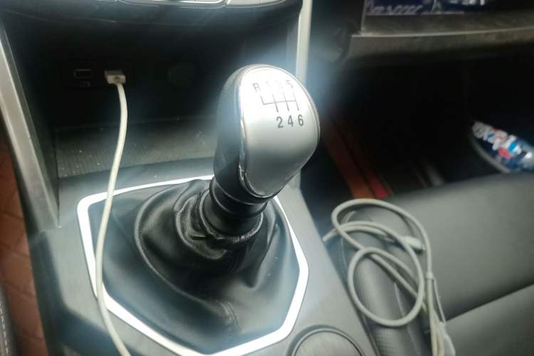 Used Great Wall Poer 2021 2.0T Commercial Version Manual Diesel Two-Wheel Drive Elite Standard Box GW4D20M Gear Lever