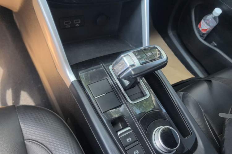 Used Great Wall Poer 2021 2.0T Commercial Version Automatic Diesel 4x4 Elite Long-Box GW4D20M Gear Lever