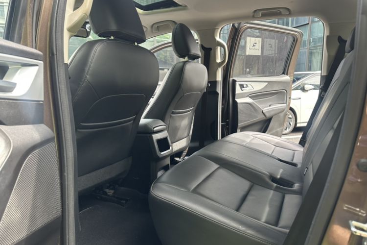 Used Great Wall Poer 2021 2.0T Commercial Version Automatic Diesel 4x4 Navigation-Ready Long-Box GW4D20M Headliner