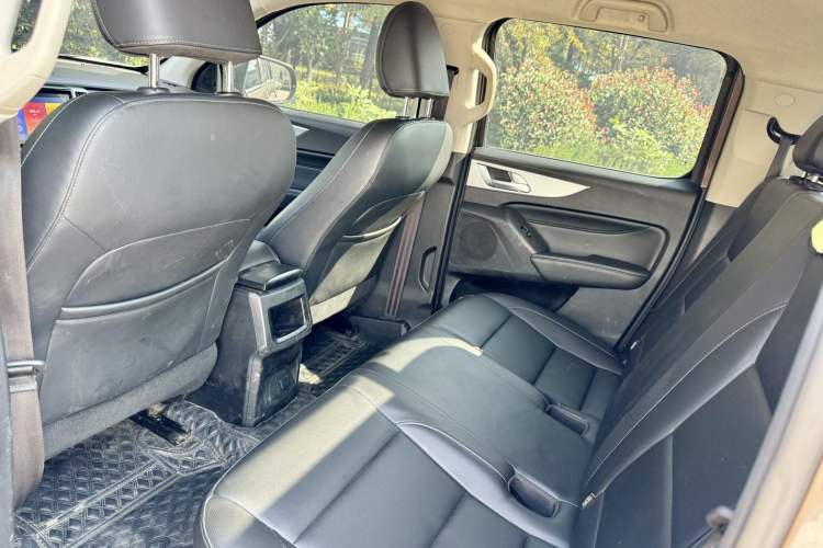 Used Great Wall Poer 2021 2.0T Commercial Version Automatic Diesel 4x4 Elite Long-Box GW4D20M Interior 3