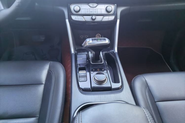 Used Great Wall Poer 2021 2.0T Commercial Version Automatic Diesel Two-Wheel Drive Elite Trim with Long Bed – GW4D20M Interior 4