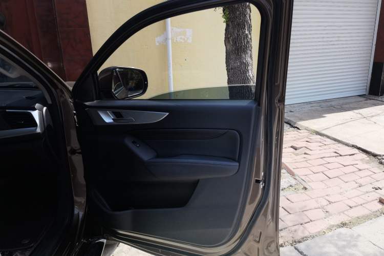 Used Great Wall Poer 2021 2.0T Commercial Version Automatic Diesel Two-Wheel Drive Elite Trim with Long Bed – GW4D20M Interior 5