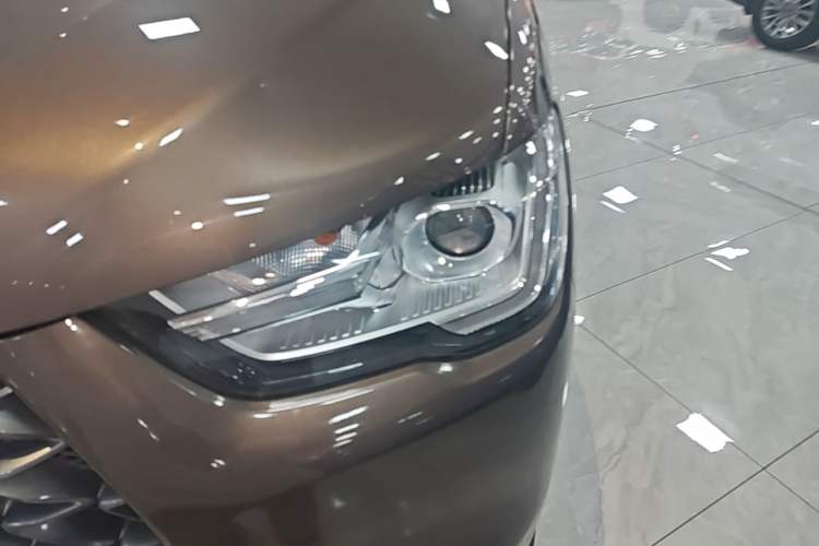 Used Great Wall Poer 2021 2.0T Commercial Version Automatic Diesel 4x4 Elite Standard Box GW4D20M Left Front Headlight