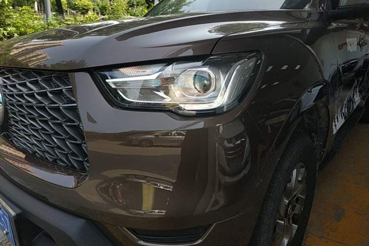 Used Great Wall Poer 2021 2.0T Commercial Version Automatic Diesel Two-Wheel Drive Elite Trim with Long Bed – GW4D20M Left Front Headlight