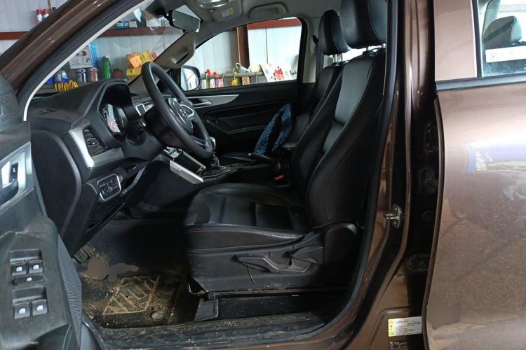 Used Great Wall Poer 2021 2.0T Commercial Version Manual Diesel Two-Wheel Drive Elite Long-Box GW4D20M Left Front Seat