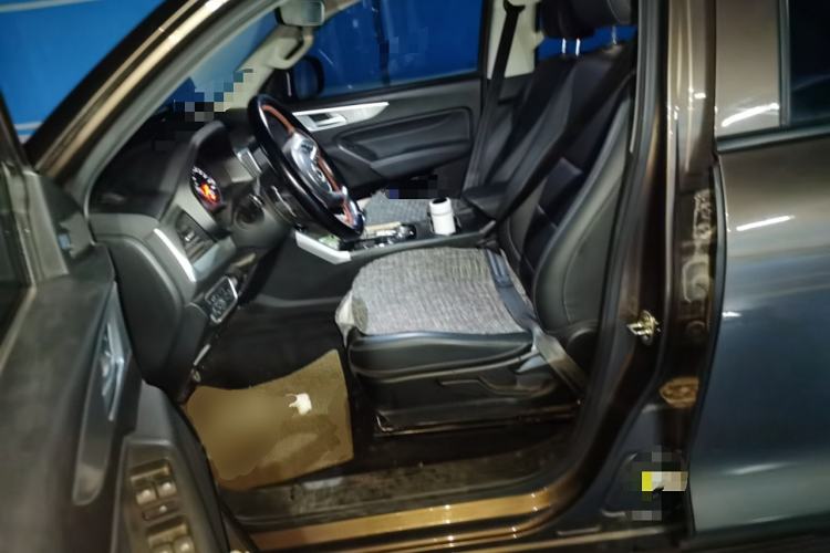 Used Great Wall Poer 2021 2.0T Commercial Version Automatic Diesel Two-Wheel Drive Elite Trim with Long Bed – GW4D20M Left Front Seat