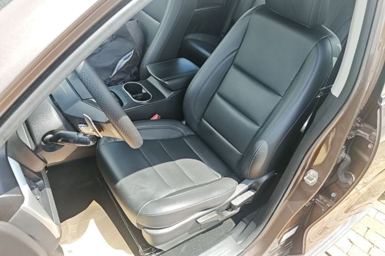 Used Great Wall Poer 2021 2.0T Commercial Version Automatic Diesel Two-Wheel Drive Elite Trim with Long Bed – GW4D20M Left Front Seat
