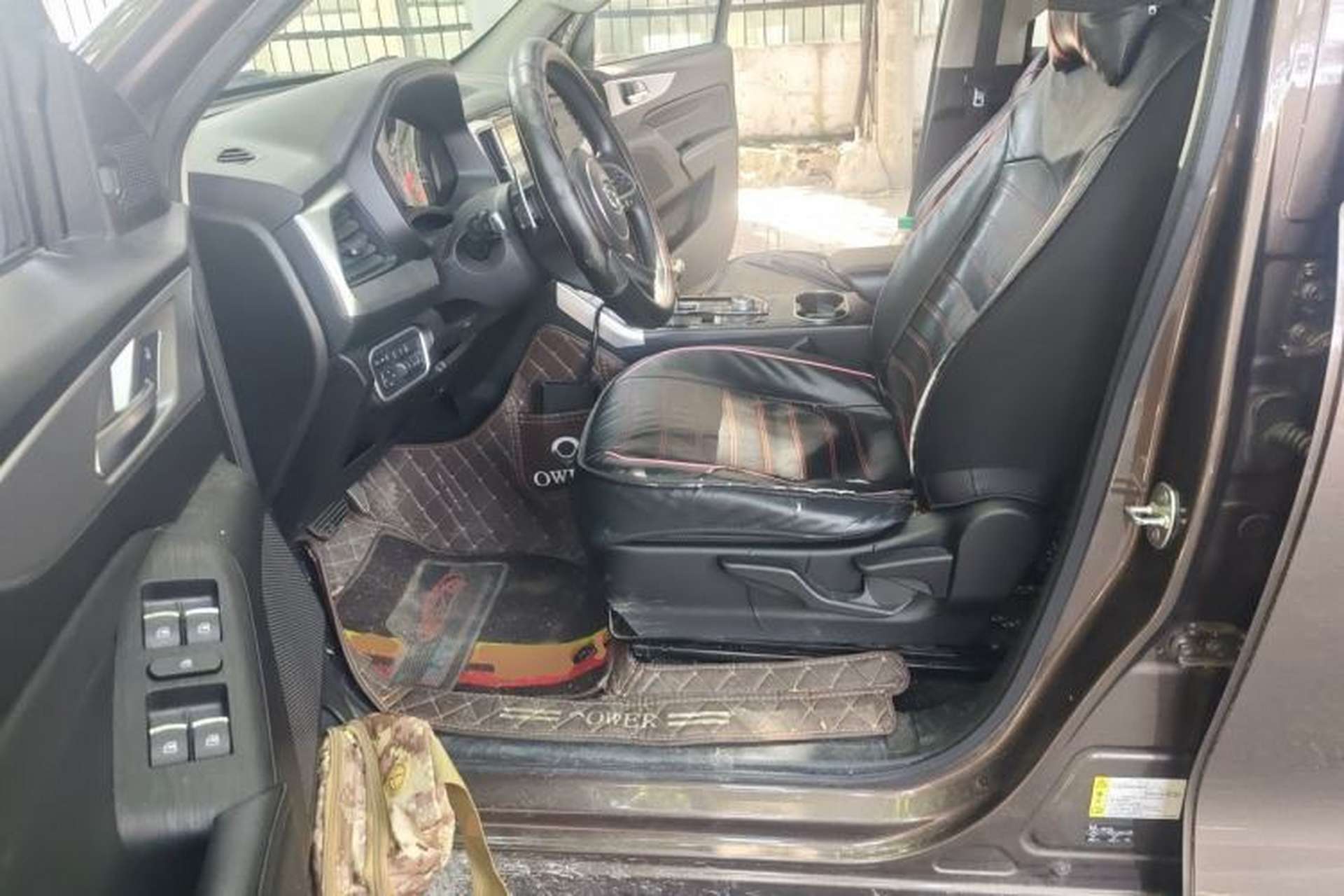 Used Great Wall Poer 2021 2.0T Commercial Version Automatic Diesel Two-Wheel Drive Elite Trim with Long Bed – GW4D20M Left Front Seat