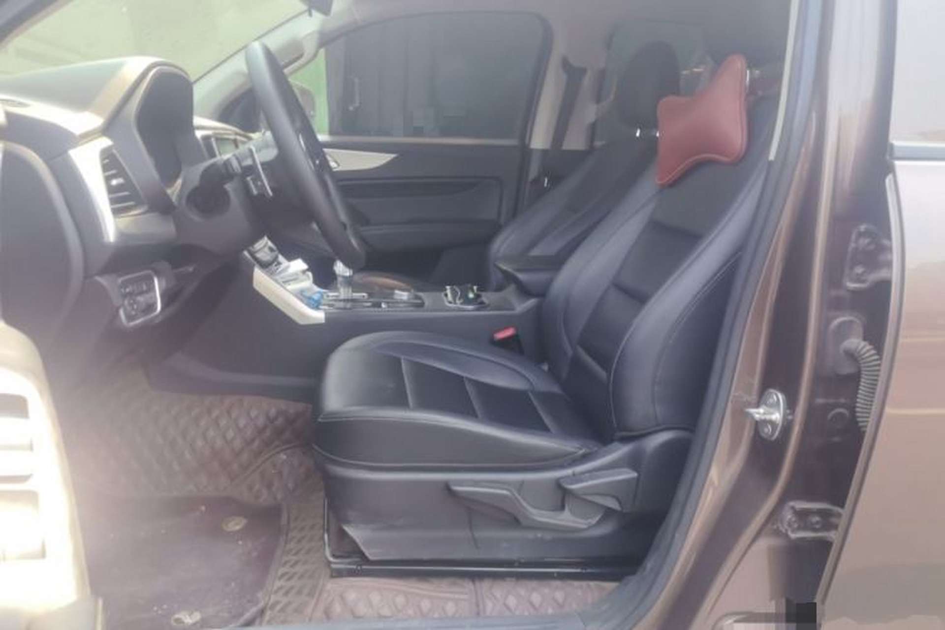 Used Great Wall Poer 2021 2.0T Commercial Version Automatic Diesel Two-Wheel Drive Elite Trim with Long Bed – GW4D20M Left Front Seat