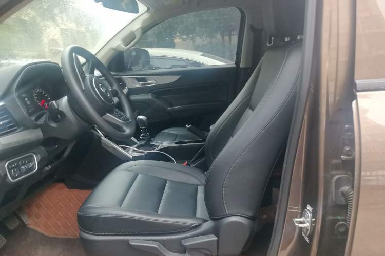 Used Great Wall Poer 2021 2.0T Commercial Version Manual Diesel Two-Wheel Drive Elite Standard Box GW4D20M Left Front Seat