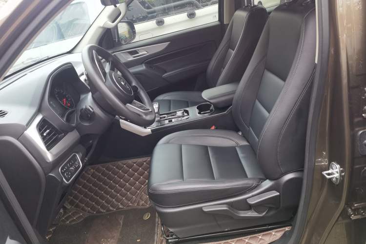 Used Great Wall Poer 2021 2.0T Commercial Version Automatic Diesel Two-Wheel Drive Elite Trim with Long Bed – GW4D20M Left Front Seat