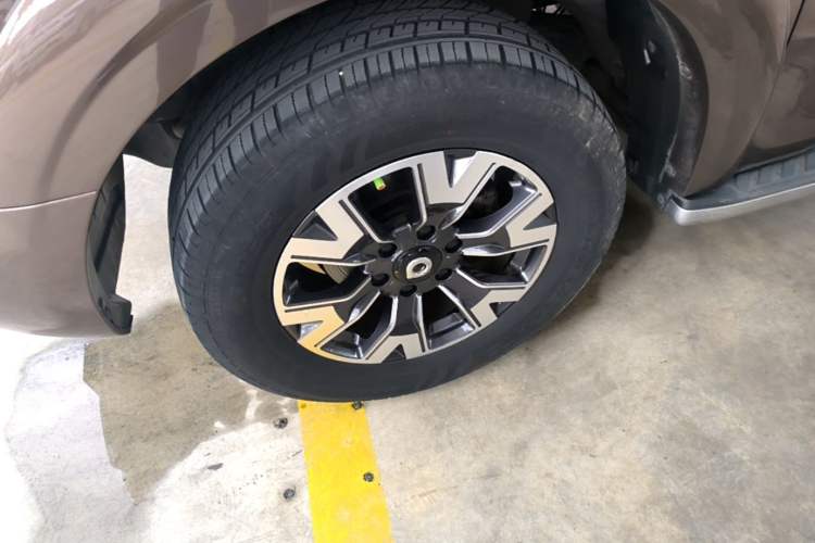 Used Great Wall Poer 2021 2.0T Global Version Passenger Automatic Diesel Two-Wheel Drive Comfort Trim Standard Cab GW4D20M Left Front Wheel Hub