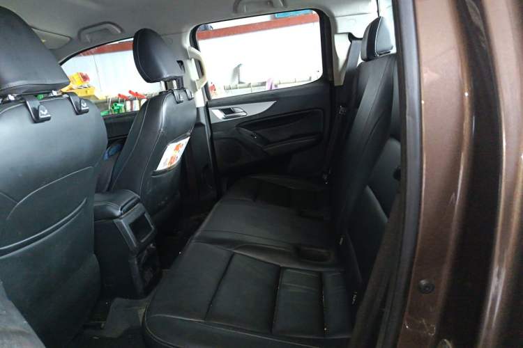 Used Great Wall Poer 2021 2.0T Commercial Version Manual Diesel Two-Wheel Drive Elite Long-Box GW4D20M Left Rear Seat