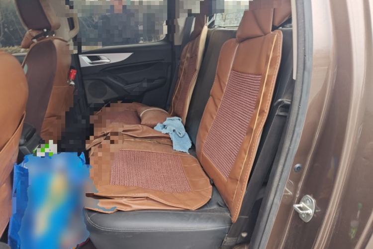 Used Great Wall Poer 2021 2.0T Commercial Version Manual Diesel 4x4 Elite Long-Box GW4D20M Left Rear Seat