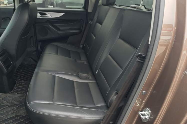 Used Great Wall Poer 2021 2.0T Commercial Version Automatic Diesel 4x4 Elite Long-Box GW4D20M Left Rear Seat