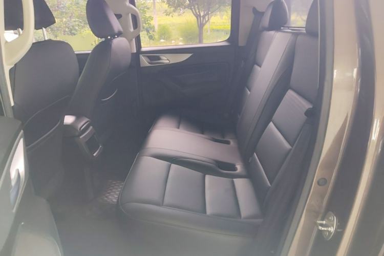 Used Great Wall Poer 2021 2.0T Commercial Version Manual Diesel Two-Wheel Drive Elite Long-Box GW4D20M Left Rear Seat