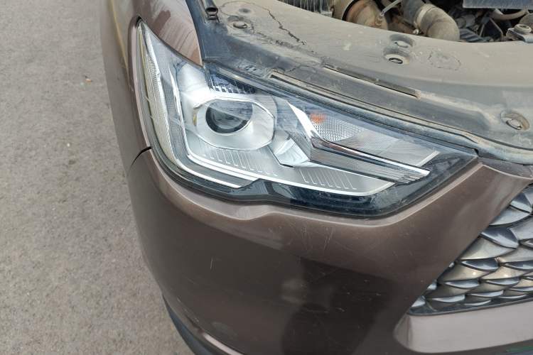 Used Great Wall Poer 2021 2.0T Commercial Version Manual Diesel 4x4 Elite Long-Box GW4D20M Right Front Headlight