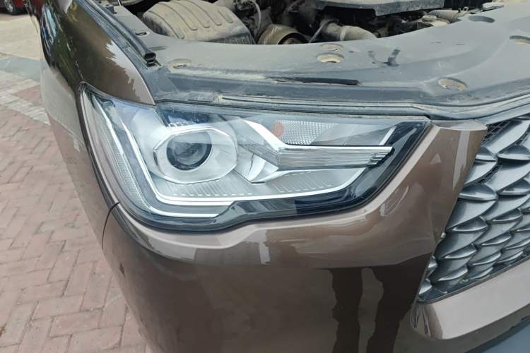 Used Great Wall Poer 2021 2.0T Commercial Version Manual Diesel Two-Wheel Drive Elite Long-Box GW4D20M Right Front Headlight