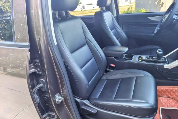 Used Great Wall Poer 2021 2.0T Commercial Version Automatic Diesel Two-Wheel Drive Elite Trim with Long Bed – GW4D20M Right Front Seat