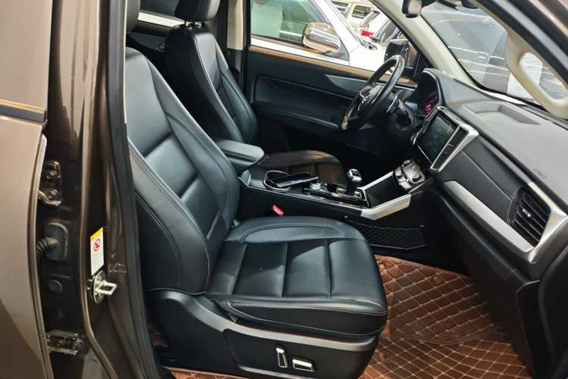 Used Great Wall Poer 2021 2.0T Commercial Version Automatic Diesel 4x4 Navigation-Ready Long-Box GW4D20M Right Front Seat