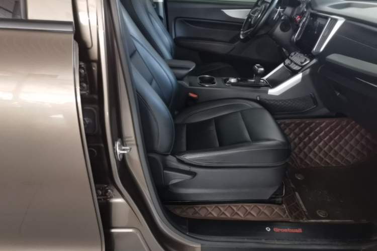 Used Great Wall Poer 2021 2.0T Commercial Version Automatic Diesel Two-Wheel Drive Elite Trim with Long Bed – GW4D20M Right Front Seat
