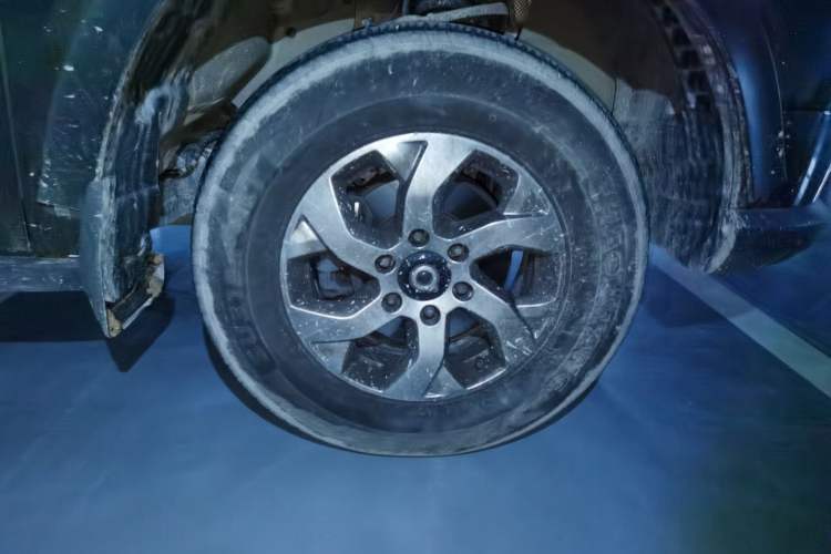 Used Great Wall Poer 2021 2.0T Commercial Version Automatic Diesel Two-Wheel Drive Elite Trim with Long Bed – GW4D20M Right Front Wheel Hub