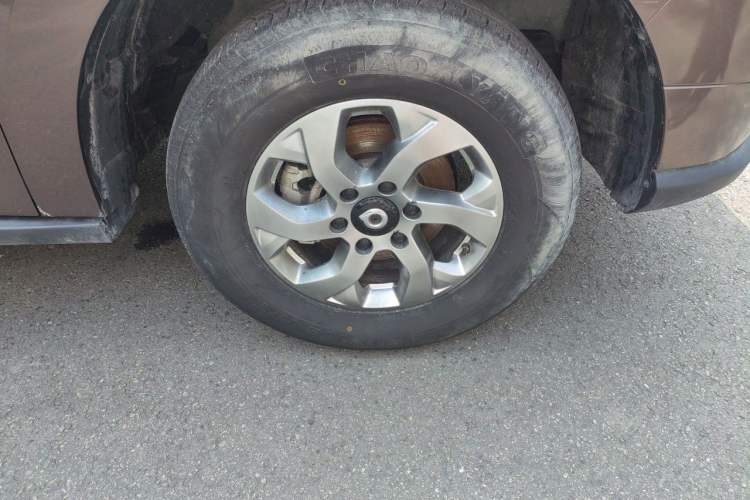 Used Great Wall Poer 2021 2.0T Commercial Version Manual Diesel 4x4 Navigation Type Long Bed GW4D20M Right Front Wheel Hub