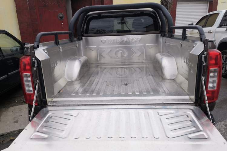 Used Great Wall Poer 2021 2.0T Commercial Version Automatic Diesel Two-Wheel Drive Elite Trim with Long Bed – GW4D20M Trunk