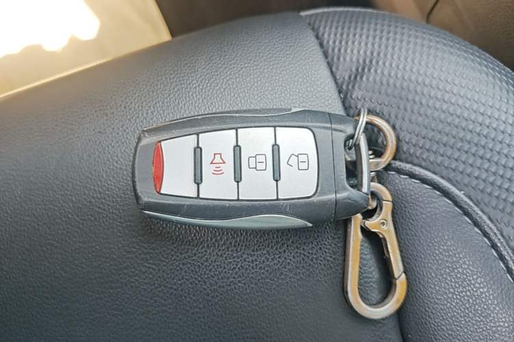 Used Great Wall Poer 2021 2.0T Commercial Version Automatic Diesel Two-Wheel Drive Elite Trim with Long Bed – GW4D20M Vehicle Key